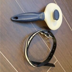 ❤️❤️ Dog deshedder brush and reflective collar